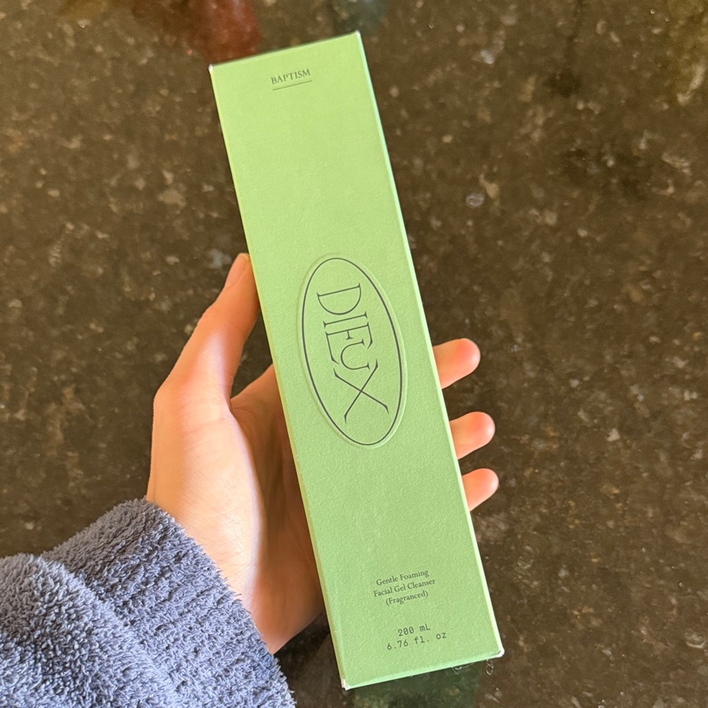NIB Dieux baptism gentle foaming facial gel cleanser